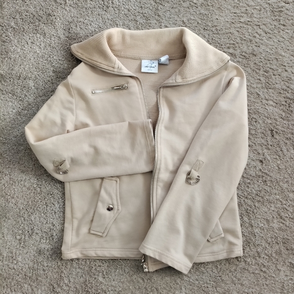 IACTIVE Jackets & Blazers - IACTIVE tan zip-up. Roll-up sleeve option. Super comfortable. EUC